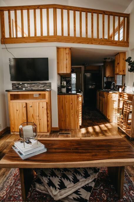 The Longhorn Cabin - Cabins At Rim Rock Austin Extérieur photo